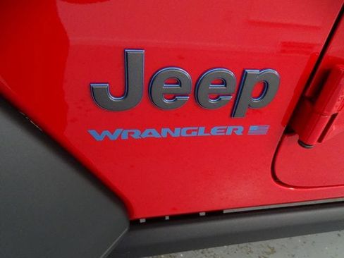 Certified 2025 Jeep Wrangler Unlimited Rubicon 4xe w/ Safety Group AWD/4WD image 24