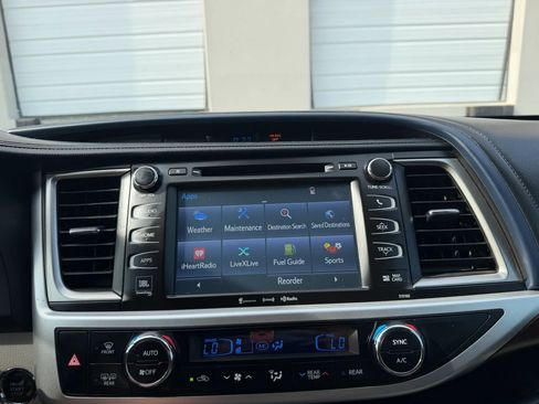 Used 2016 Toyota Highlander Limited Platinum image 35