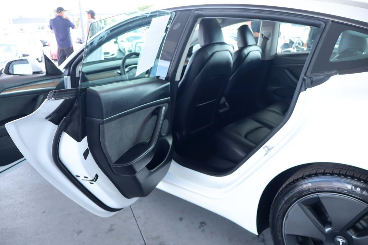 Used 2023 Tesla Model 3 Standard Range RWD image 29