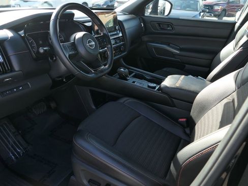Used 2025 Nissan Pathfinder Rock Creek image 10