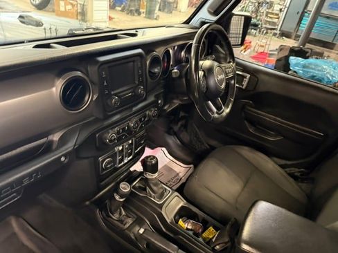 Used 2021 Jeep Wrangler Unlimited Sport w/ Cold Weather Group AWD/4WD image 49
