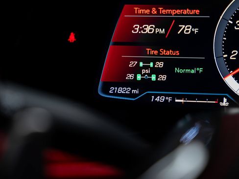 Used 2024 Chevrolet Corvette Stingray Premium Cpe w/ Z51 Performance Package RWD image 48