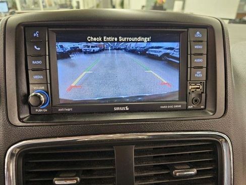 Used 2018 Dodge Grand Caravan SXT image 16
