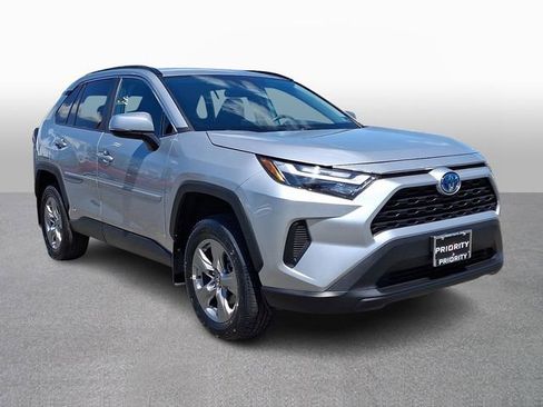 Used 2024 Toyota RAV4 XLE AWD/4WD image 3