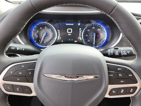 New 2026 Chrysler Pacifica Select FWD image 26