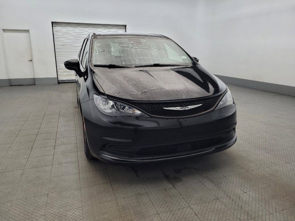 Used 2023 Chrysler Voyager LX FWD image 14