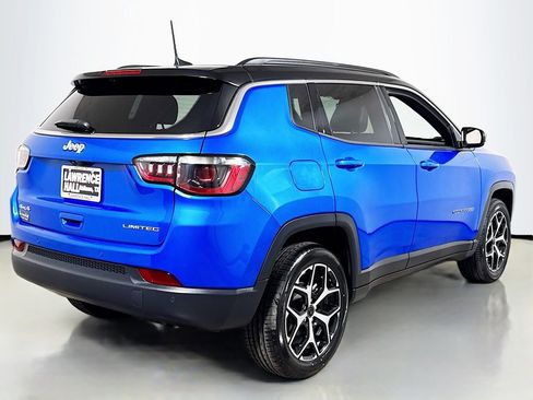 Used 2025 Jeep Compass Limited AWD/4WD image 4
