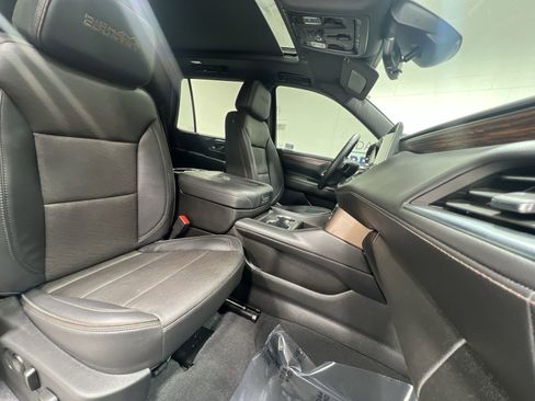 Used 2024 Chevrolet Tahoe High Country AWD/4WD image 26