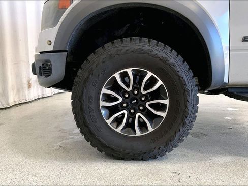 Used 2014 Ford F150 Raptor w/ Equipment Group 801A Luxury image 6