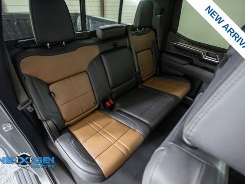 Used 2025 Chevrolet Silverado 1500 High Country w/ Technology Package AWD/4WD image 41