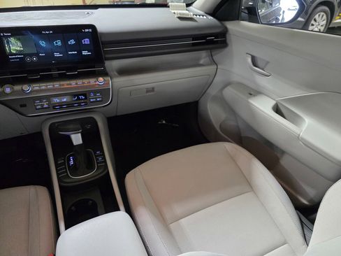 Used 2024 Hyundai Kona SEL FWD image 17