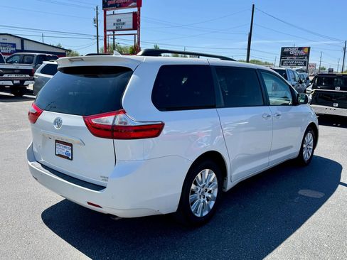 Used 2015 Toyota Sienna Limited Premium AWD/4WD image 5