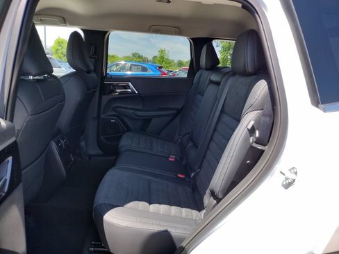 New 2026 Mitsubishi Outlander SE AWD/4WD image 8