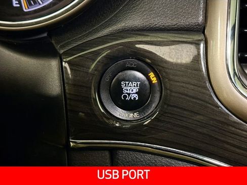 Used 2015 Jeep Grand Cherokee Overland w/ Advanced Technology Group AWD/4WD image 10