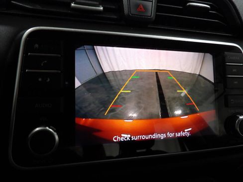 Used 2022 Nissan Versa SR FWD image 17