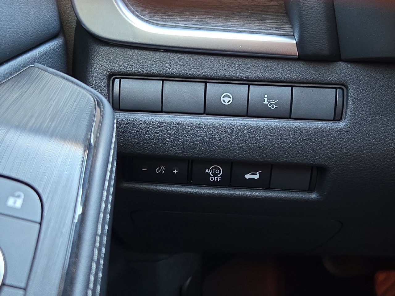 Certified 2025 Nissan Rogue Platinum w/ Tech Package AWD/4WD image 26
