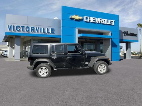 Used 2019 Jeep Wrangler Unlimited Sport S AWD/4WD image 4