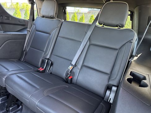 Used 2023 Chevrolet Tahoe Premier AWD/4WD image 32