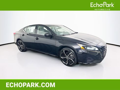 Used 2024 Nissan Altima 2.5 SR image 1