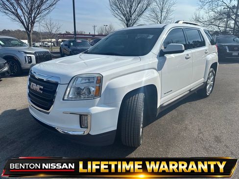 Used 2017 GMC Terrain SLE w/ Technology Package image 4