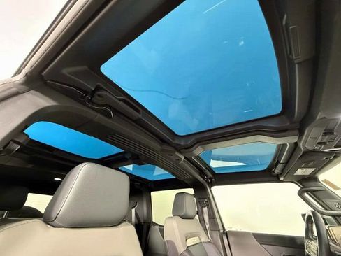 Used 2024 GMC Hummer EV 3X w/ LPO, Illumination Package image 31