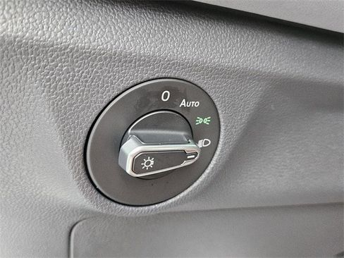 New 2026 Volkswagen Jetta SE image 26