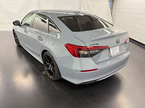Used 2024 Honda Civic Sport image 3