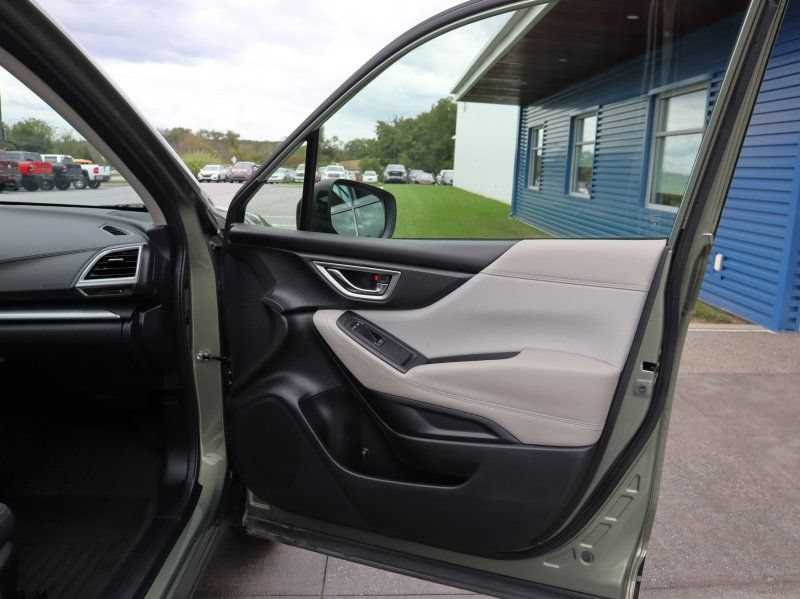 Used 2021 Subaru Forester Premium AWD/4WD image 22