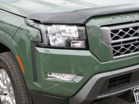 Used 2023 Nissan Frontier SV w/ SV Convenience Package AWD/4WD image 2