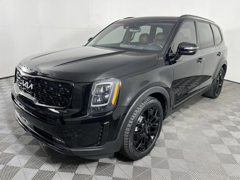 Used 2022 Kia Telluride SX w/ SX Prestige Package image 4