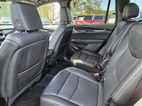 Certified 2025 Cadillac XT6 Premium Luxury image 10