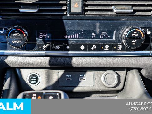 Used 2023 Nissan Rogue SL image 32