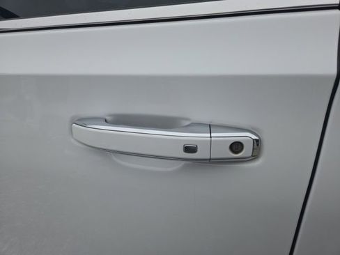 Used 2023 Chevrolet Tahoe Premier image 14