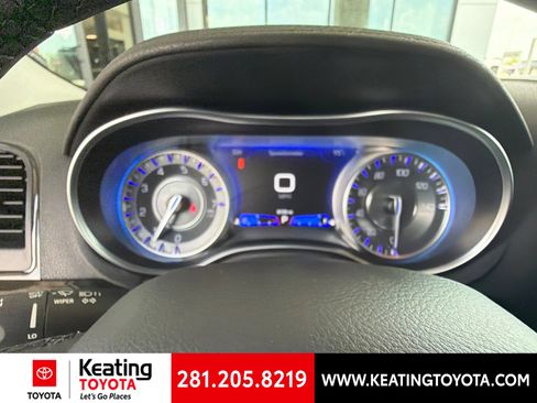 Used 2023 Chrysler 300 Touring L RWD image 17