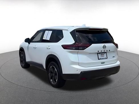 Used 2025 Nissan Rogue SV AWD/4WD image 11