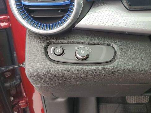 Used 2024 Chevrolet Trax LT w/ Driver Confidence Package image 32