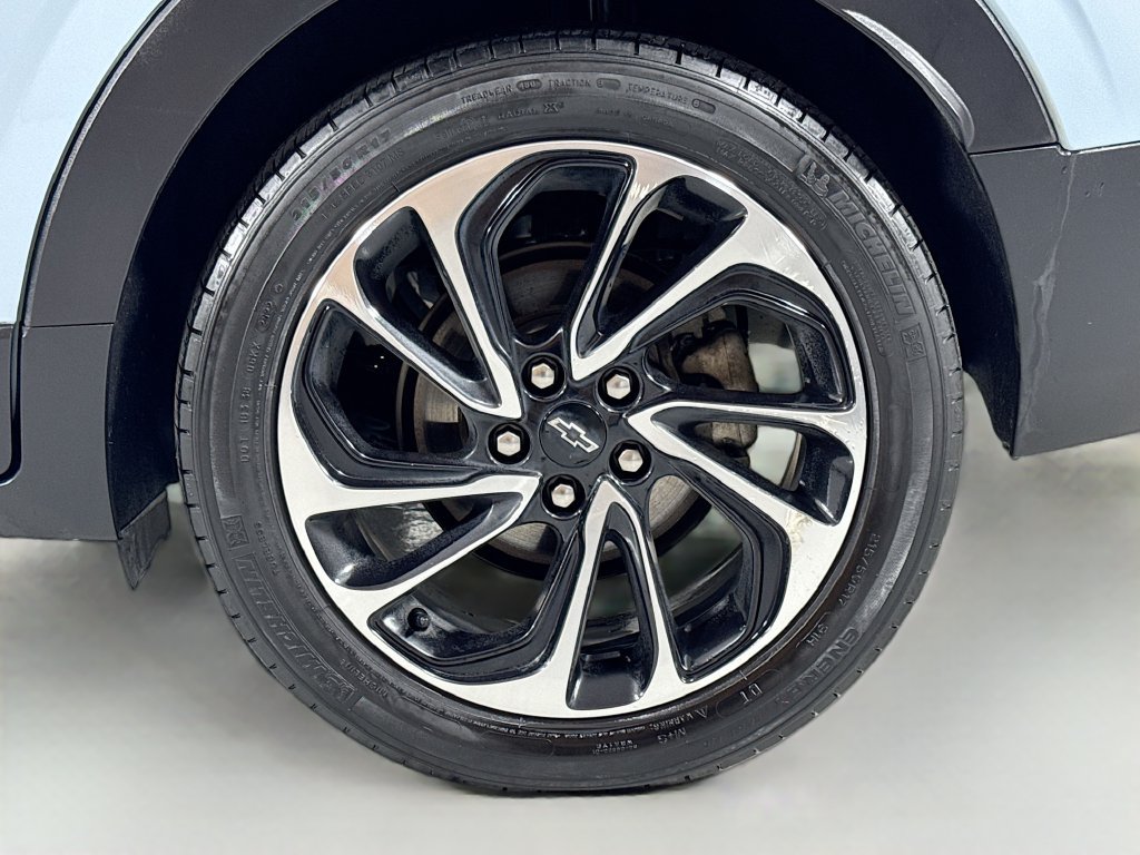 Used 2023 Chevrolet Bolt EUV Premier w/ Sun & Sound Package FWD image 10