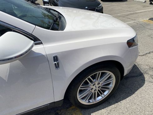 Used 2019 Lincoln MKT AWD image 24