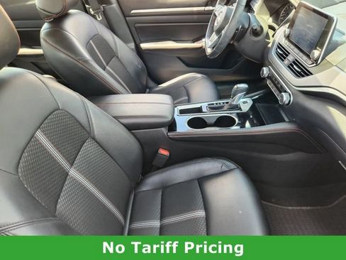 Used 2024 Nissan Altima 2.5 SR FWD image 13
