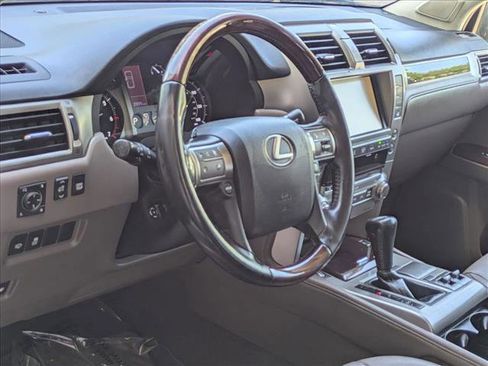Used 2018 Lexus GX 460 Premium w/ Premium Package AWD/4WD image 10
