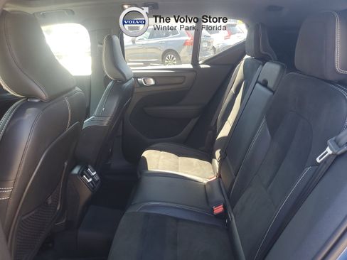 Used 2020 Volvo XC40 T5 R-Design AWD/4WD image 10