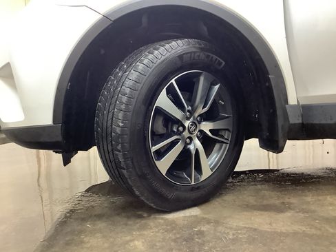 Used 2017 Toyota RAV4 XLE image 28