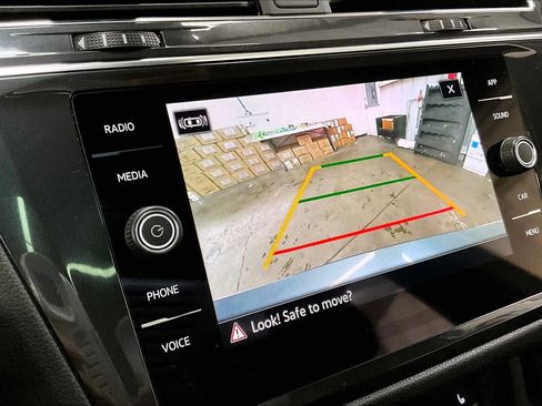 Used 2022 Volkswagen Tiguan SE R-Line image 23