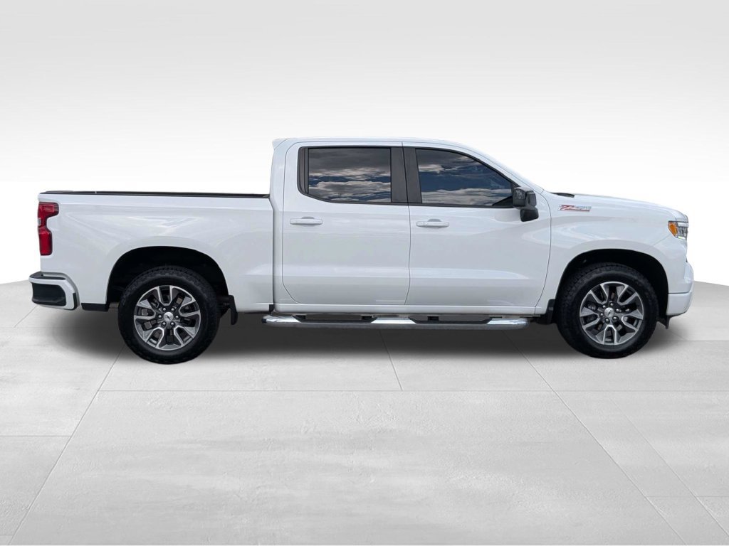 Used 2025 Chevrolet Silverado 1500 RST w/ Z71 Off-Road Package AWD/4WD image 3
