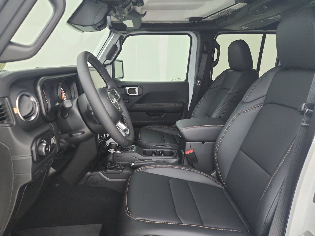New 2026 Jeep Wrangler Unlimited Sahara AWD/4WD image 18