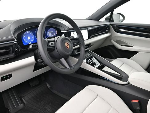 New 2026 Porsche Macan 4 Electric AWD/4WD image 4