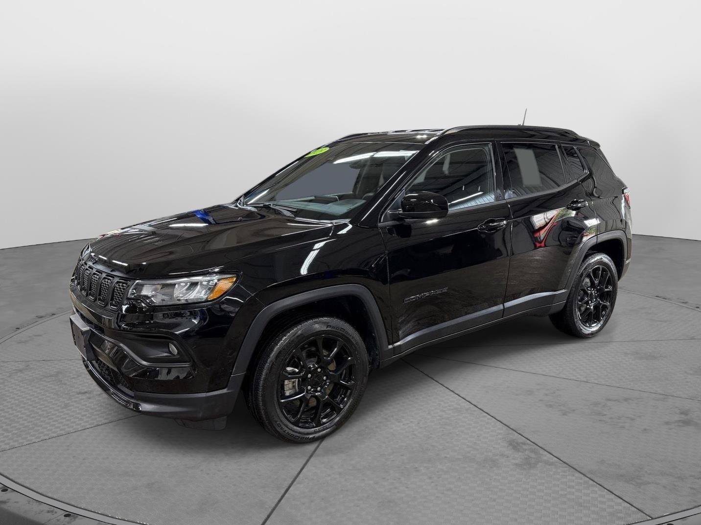 Used 2023 Jeep Compass Latitude AWD/4WD image 8
