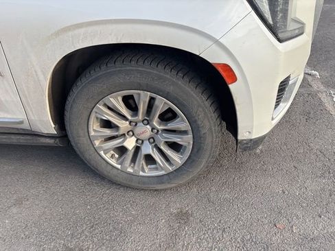 Used 2023 GMC Yukon XL Denali w/ Denali Reserve Package image 9