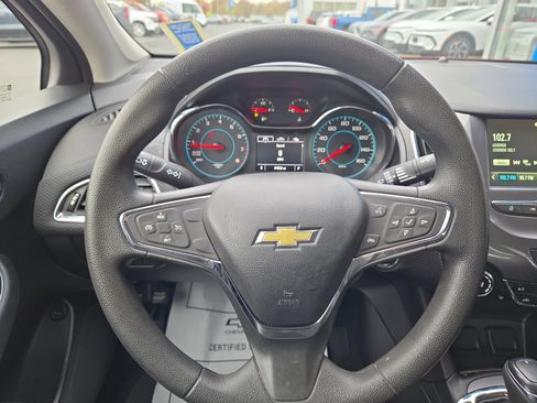 Certified 2018 Chevrolet Cruze LT w/ Convenience Package image 13