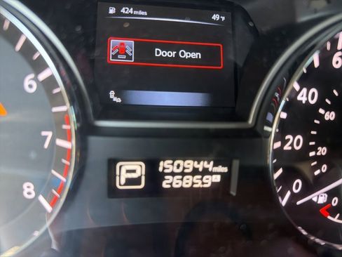 Used 2014 Nissan Altima 2.5 SV w/ Convenience Package image 12